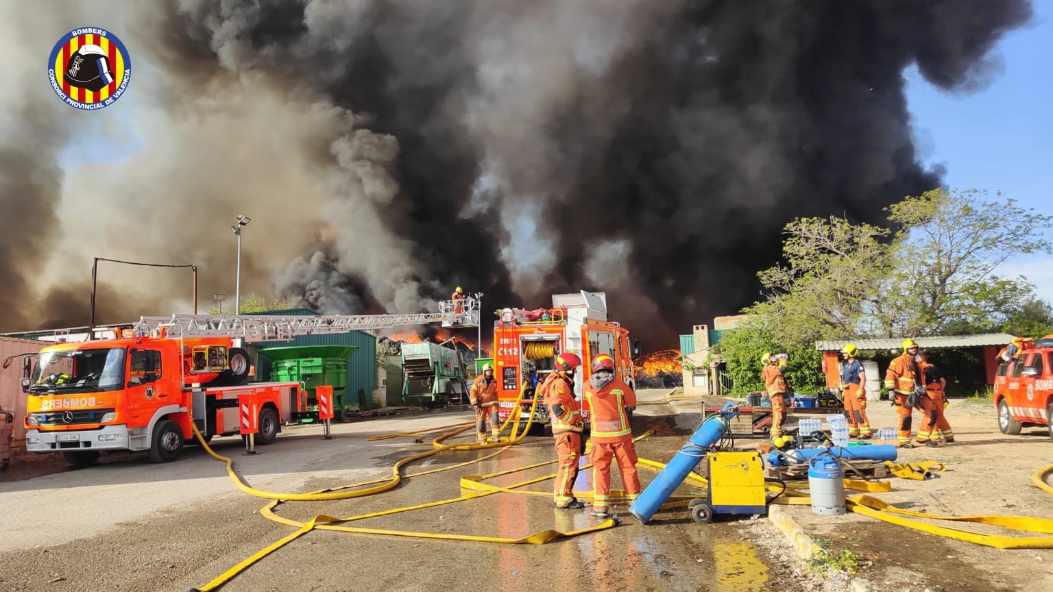 Galería gráfica de Incendio industrial en Requena